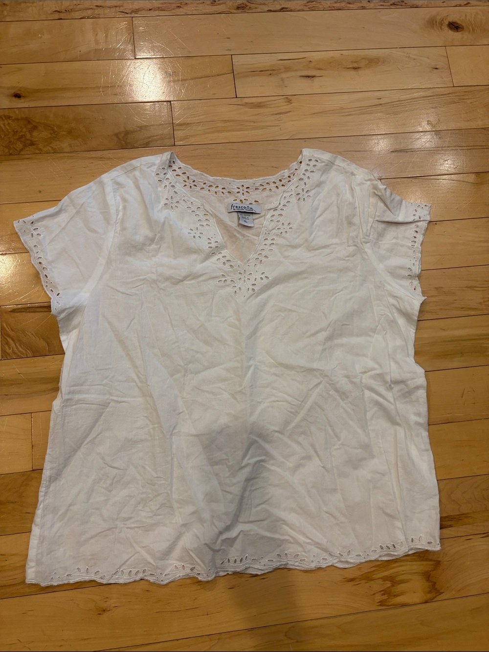 Fresco White Eyelet V-Neck Linen-Blend Top
